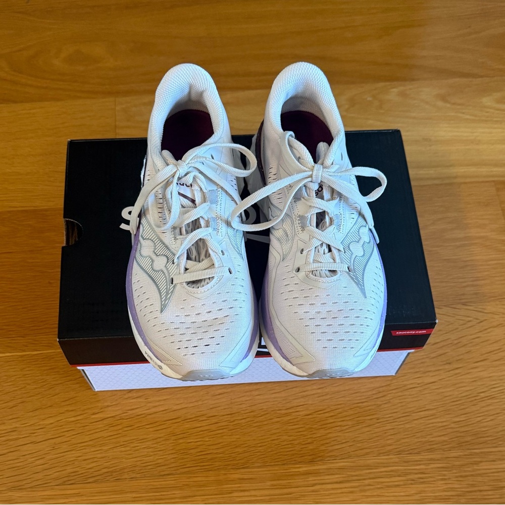 Women’s Saucony Endorphin Speed 4 size 7.5